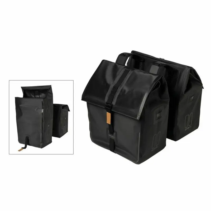 Ett par vattentäta bärkassar Basil Urban Dry Mat 50L
