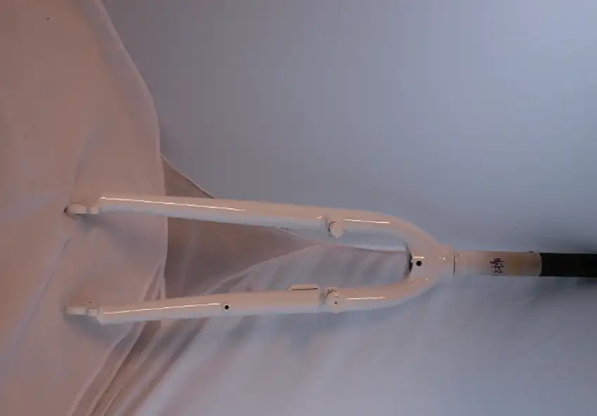 E-Fly Framgaffel 26" Hvid 235mm/100mm