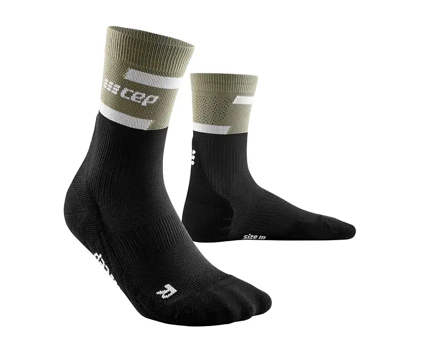 Cep Löparstrumpor The Run Compression Socks Mid Cut herr Olive/Black