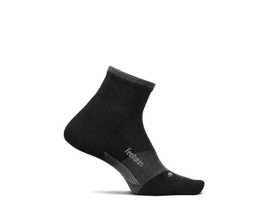 Feetures Löparstrumpor Trail Cushion Quarter Socks unisex Charcoal