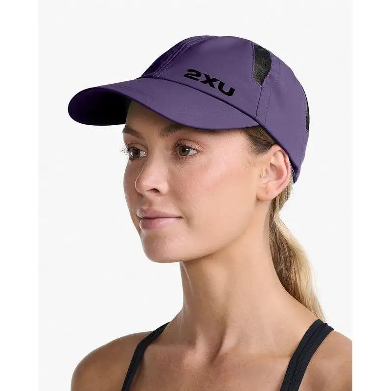 Löparkeps 2XU Run Cap Unisex Acai/Black o/s